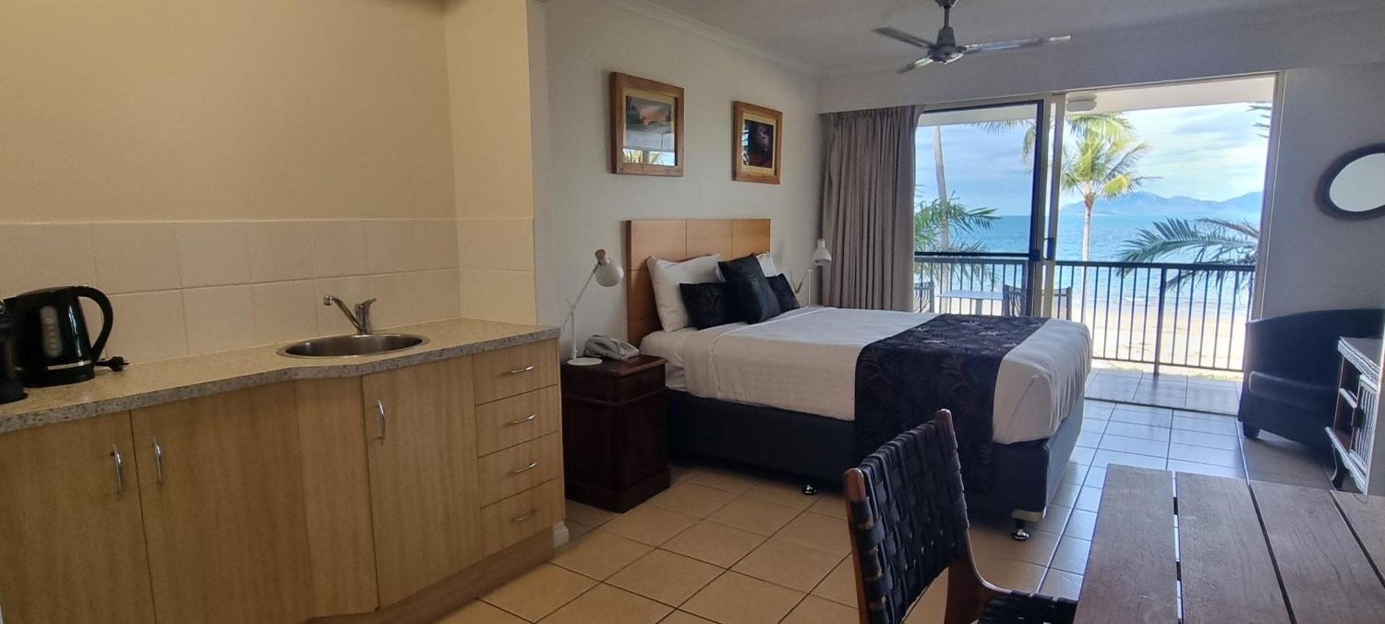 Rose Bay Resort Bowen Extérieur photo