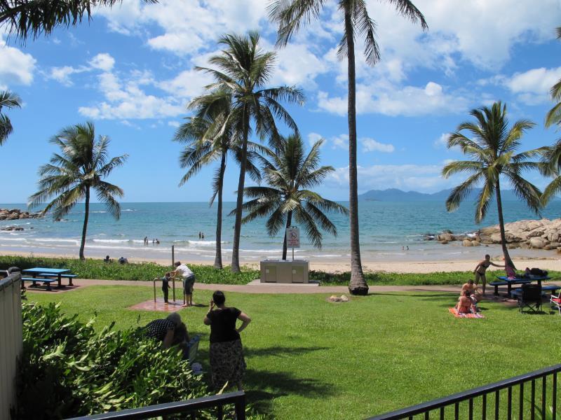 Rose Bay Resort Bowen Extérieur photo